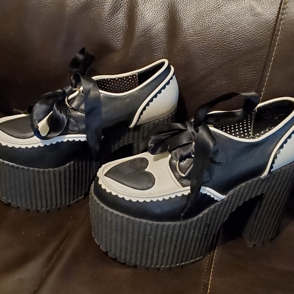 Black and White Chunky Platform Shoes/Heels size 6 - Picture 2 of 6